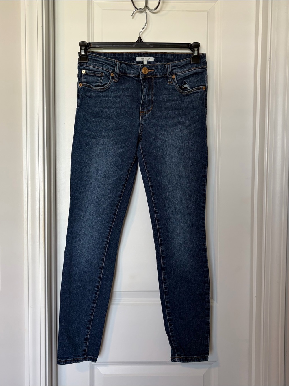 STS Blue Women's Skinny Jeans - Dark Blue Wash
Size 27